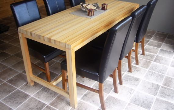 Koura table