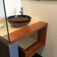 Kamahi vanity 2